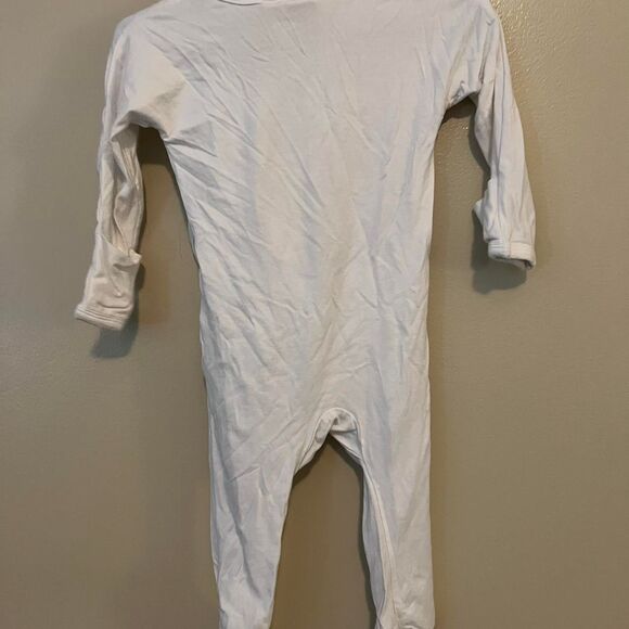 Bonsie Baby skin to skin sleeper in white. 3-6m - Picture 4 of 5
